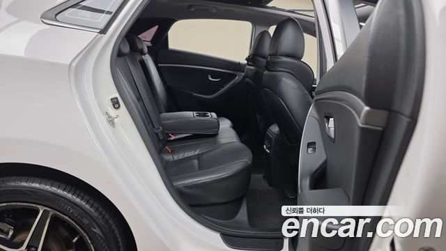 Hyundai i30 2012 — photo 17
