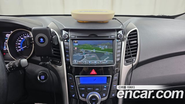 Hyundai i30 2012 — photo 19