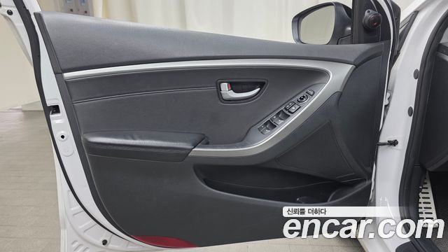 Hyundai i30 2012 — photo 14