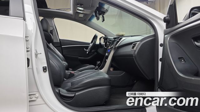 Hyundai i30 2012 — photo 16
