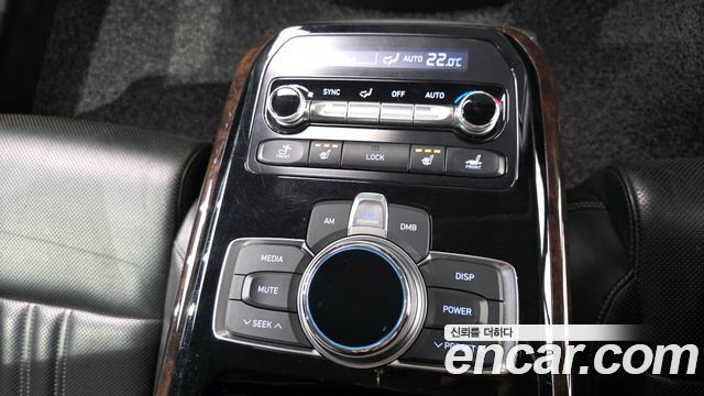 Genesis EQ900 2016 — photo 19