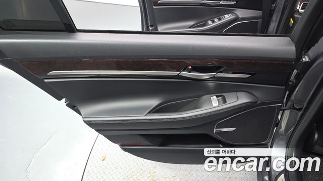 Genesis EQ900 2016 — photo 15