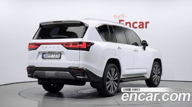 Lexus LX 2025 — photo 2