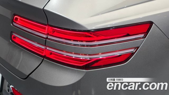 Genesis GV80 2020 — photo 9