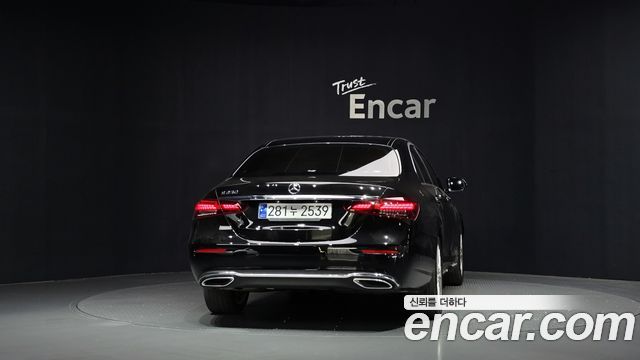 Mercedes-Benz E-Class 2021 — photo 4