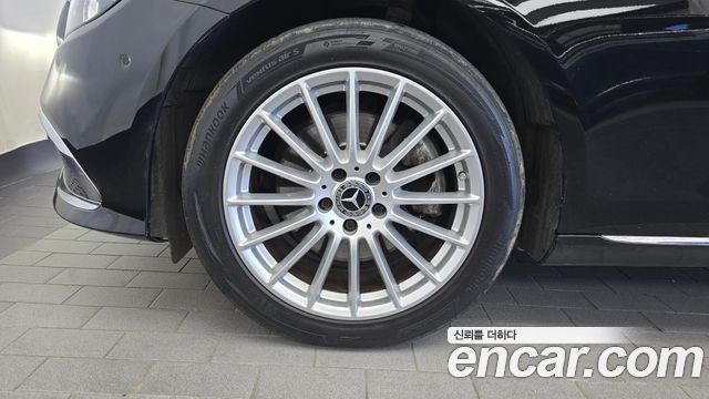 Mercedes-Benz E-Class 2021 — photo 5