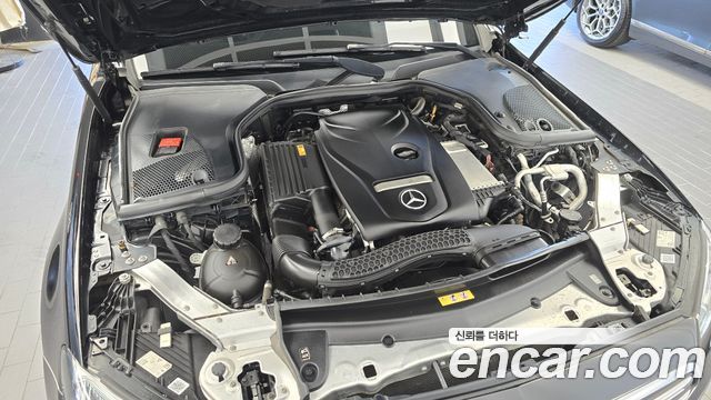 Mercedes-Benz E-Class 2021 — photo 6