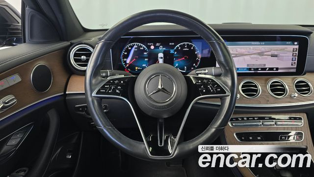 Mercedes-Benz E-Class 2021 — photo 20