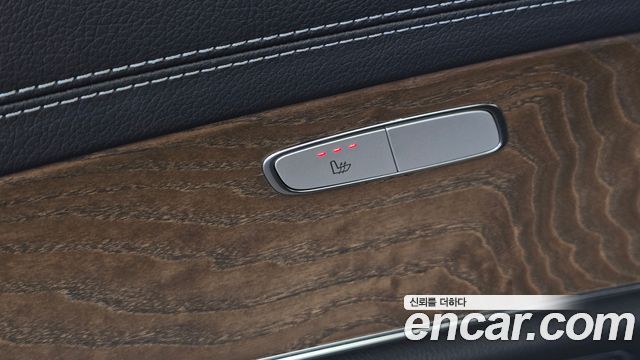 Mercedes-Benz E-Class 2021 — photo 25