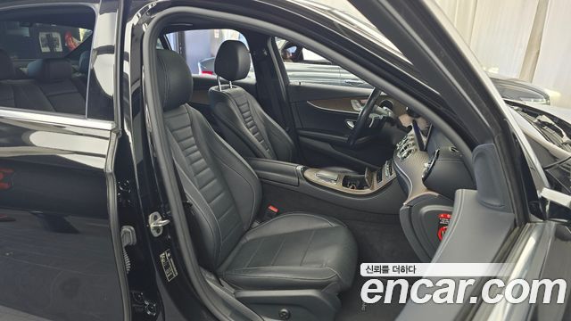 Mercedes-Benz E-Class 2021 — photo 16