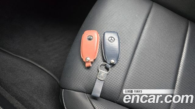 Mercedes-Benz E-Class 2021 — photo 31