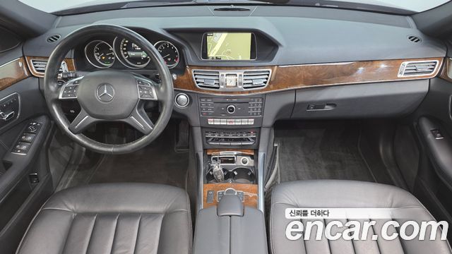 Mercedes-Benz E-Class 2016 — photo 7