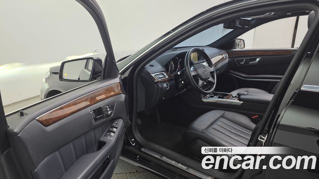 Mercedes-Benz E-Class 2016 — photo 10