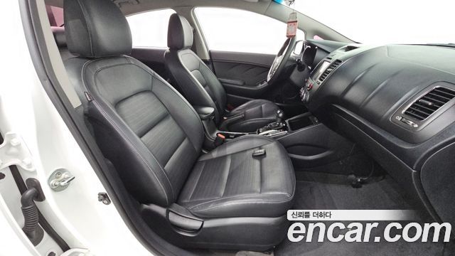 Kia K3 2017 — photo 11