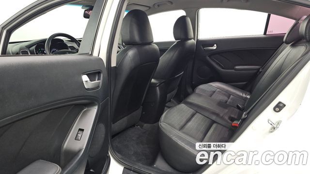 Kia K3 2017 — photo 12