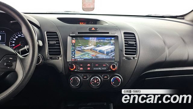 Kia K3 2017 — photo 14