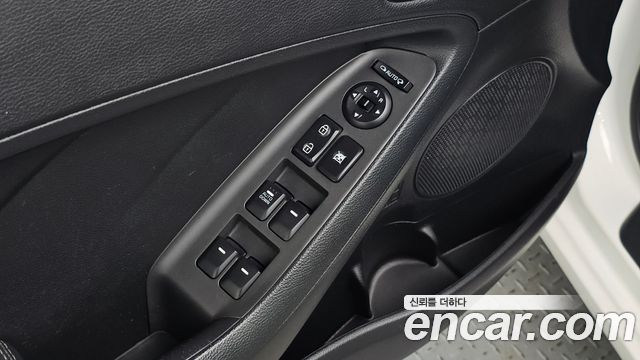 Kia K3 2017 — photo 17
