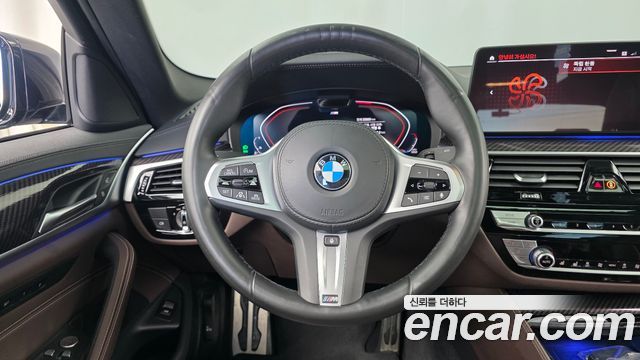 BMW 5-Series 2021 — photo 18