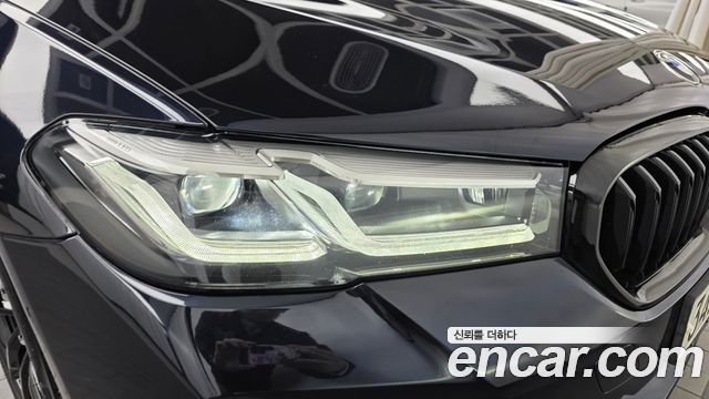 BMW 5-Series 2021 — photo 8