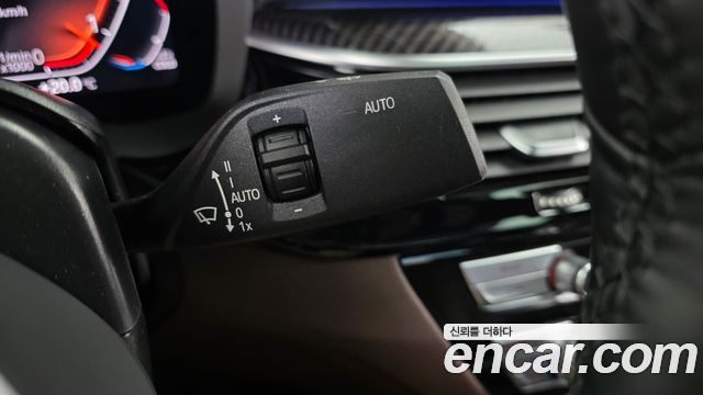 BMW 5-Series 2021 — photo 27