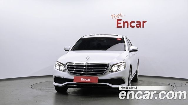 Mercedes-Benz E-Class 2019 — photo 3