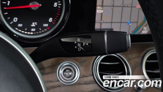 Mercedes-Benz E-Class 2019 — photo 12