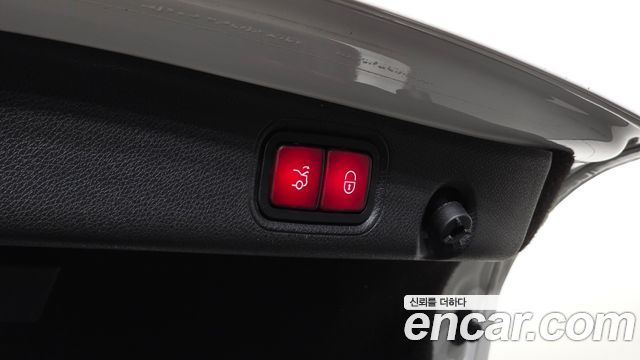 Mercedes-Benz E-Class 2019 — photo 26