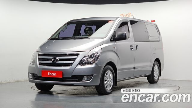 Hyundai Starex 2017 — photo 1
