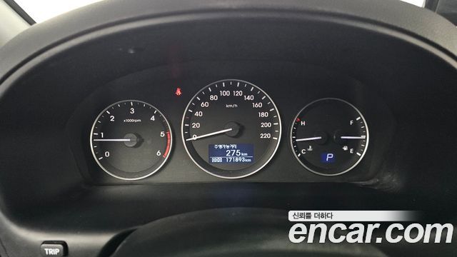 Hyundai Starex 2017 — photo 11