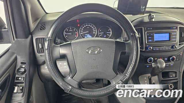 Hyundai Starex 2017 — photo 20