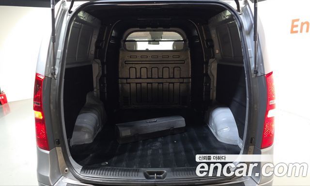 Hyundai Starex 2017 — photo 23