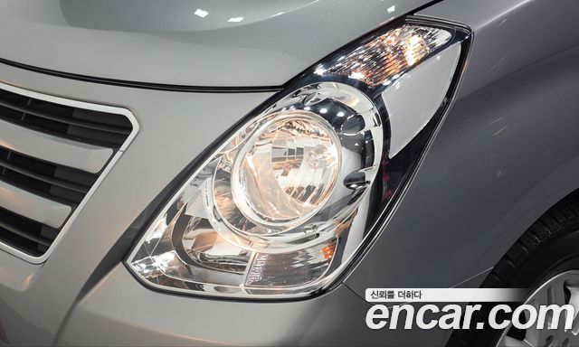 Hyundai Starex 2017 — photo 8