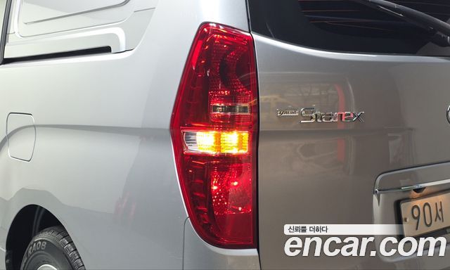 Hyundai Starex 2017 — photo 9