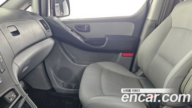 Hyundai Starex 2017 — photo 15