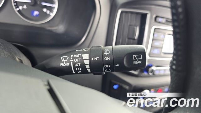 Hyundai Starex 2017 — photo 28