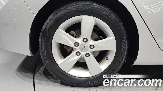 Hyundai AVANTE 2013 — photo 5