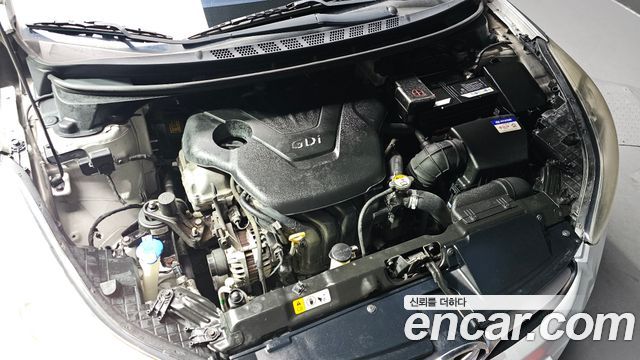 Hyundai AVANTE 2013 — photo 6