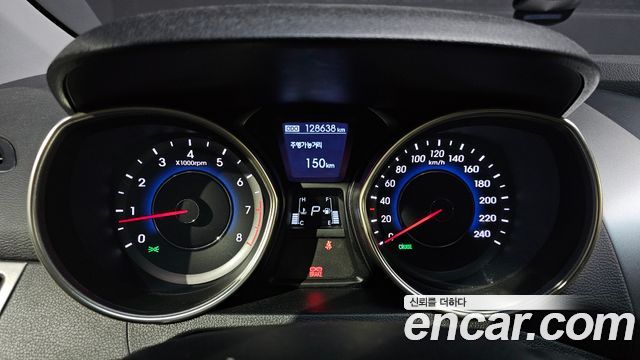 Hyundai AVANTE 2013 — photo 11
