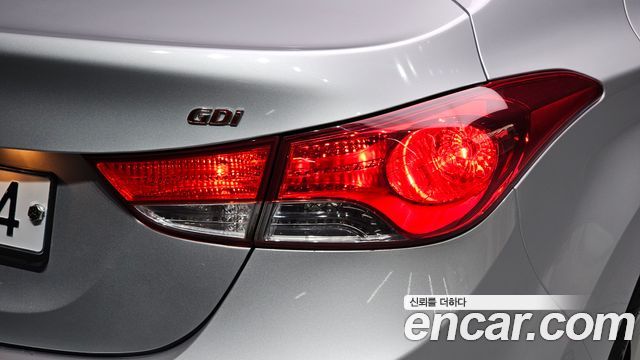 Hyundai AVANTE 2013 — photo 9