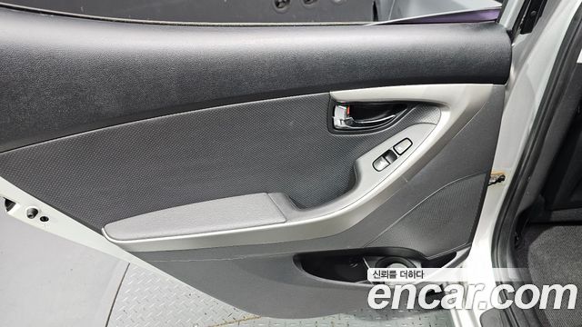 Hyundai AVANTE 2013 — photo 15