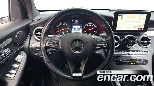 Mercedes-Benz GLC-Class 2019 — photo 19