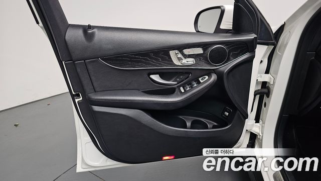 Mercedes-Benz GLC-Class 2019 — photo 14