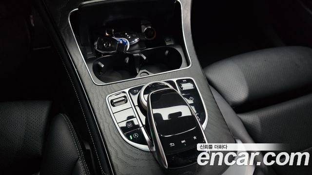 Mercedes-Benz GLC-Class 2019 — photo 28