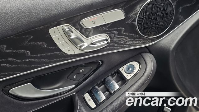 Mercedes-Benz GLC-Class 2019 — photo 29