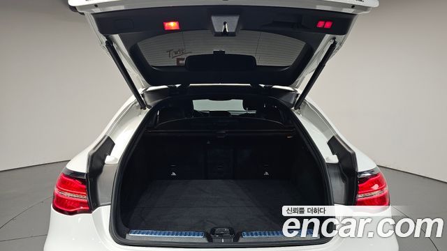 Mercedes-Benz GLC-Class 2019 — photo 32