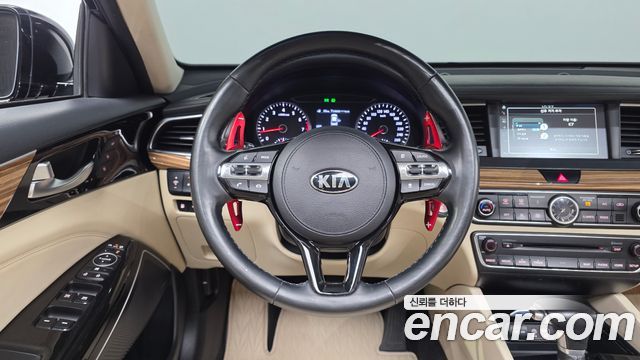 Kia K7 2018 — photo 19