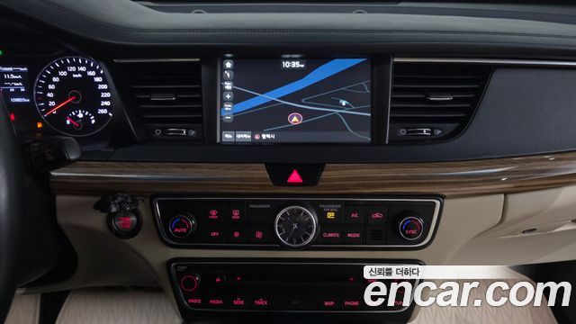 Kia K7 2018 — photo 20
