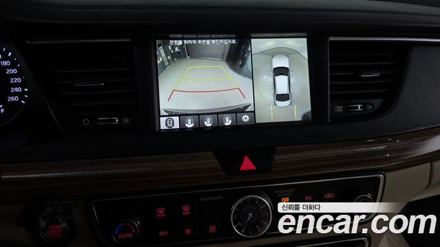 Kia K7 2018 — photo 22