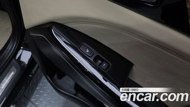 Kia K7 2018 — photo 23