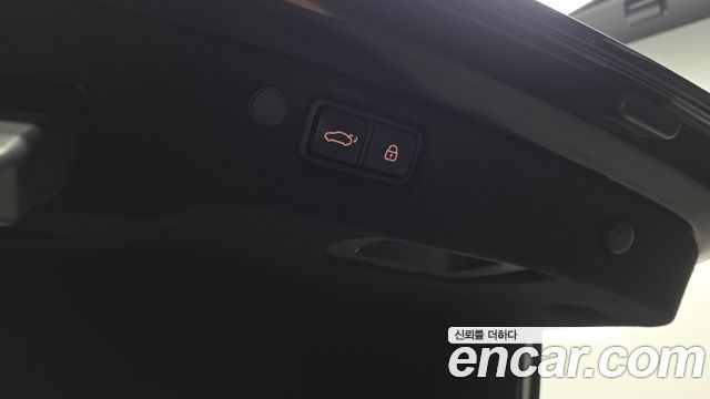 Kia K7 2018 — photo 26